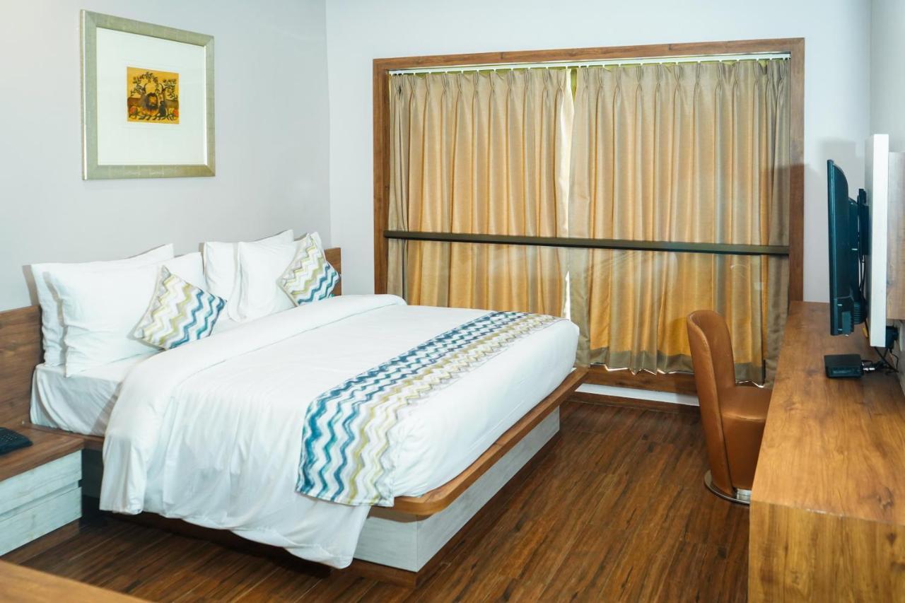 Nest Beacon Resort Daman Damão Exterior foto